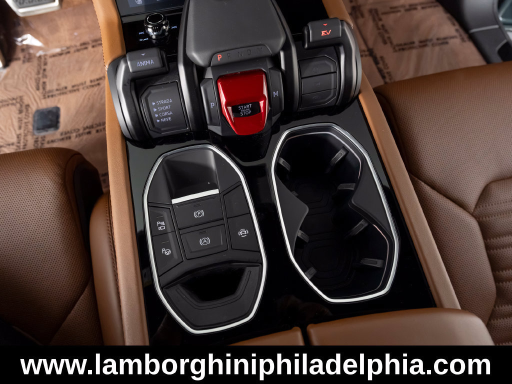 Used 2025 Lamborghini Urus SE AWD/4WD image 22
