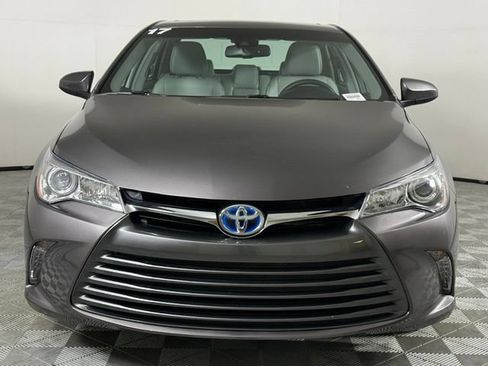 Used 2017 Toyota Camry XLE w/ Moonroof Package FWD image 11