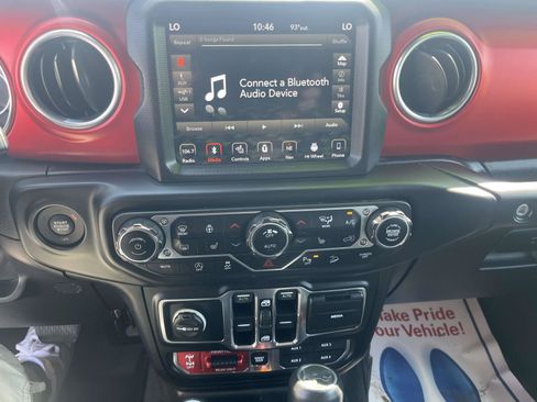 Used 2019 Jeep Wrangler Unlimited Rubicon AWD/4WD image 17