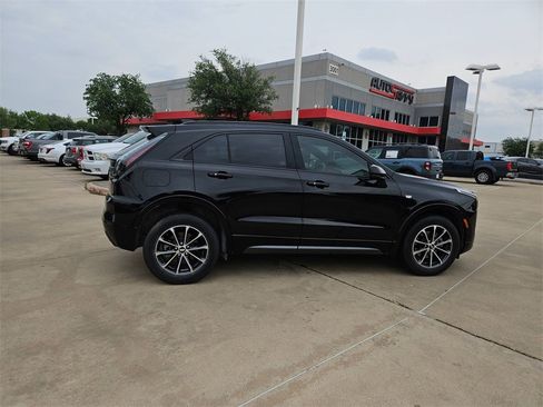 Used 2024 Cadillac XT4 Sport image 10