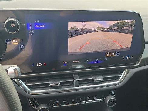 New 2026 Chevrolet Equinox EV LT image 31