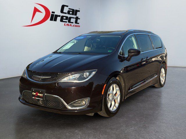 Used 2017 Chrysler Pacifica Touring-L Plus w/ Advanced Safetytec Group FWD image 1