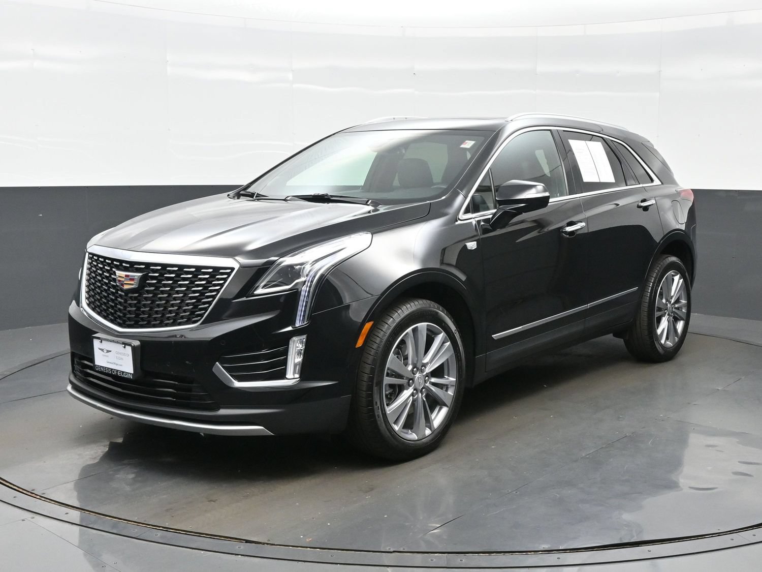 Used 2024 Cadillac XT5 Premium Luxury w/ LPO, Floor Liner Package AWD/4WD image 2