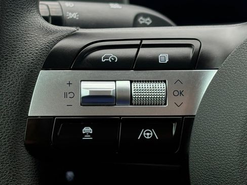 Used 2025 Hyundai Tucson SE FWD image 16