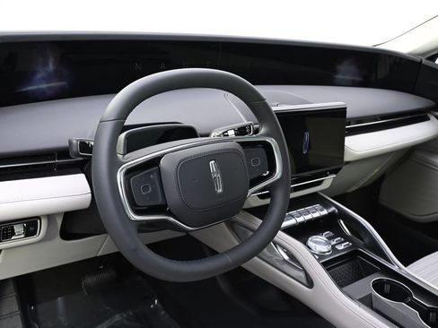 New 2026 Lincoln Nautilus Reserve AWD/4WD image 11