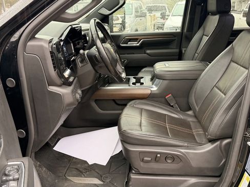 Used 2024 Chevrolet Silverado 3500 High Country w/ High Country Premium Package image 7