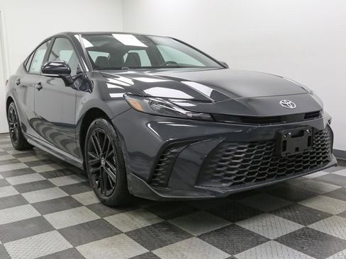 New 2026 Toyota Camry SE image 2