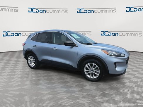Used 2022 Ford Escape SE FWD image 2