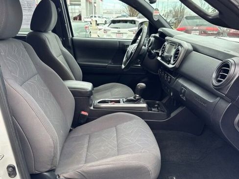 Used 2016 Toyota Tacoma TRD Off-Road w/ Towing Package image 16