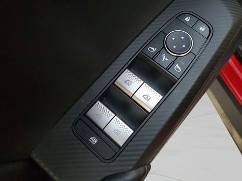 Used 2024 Mitsubishi Outlander SE image 17