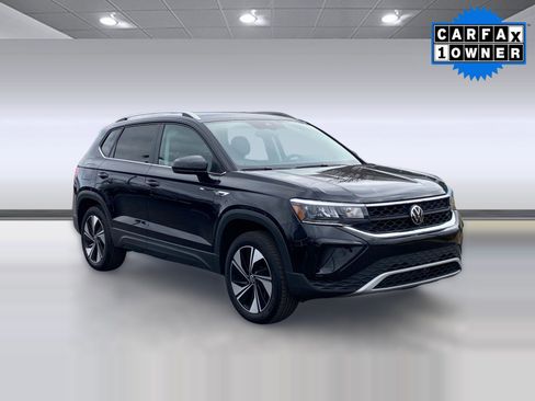 Used 2024 Volkswagen Taos SE image 7