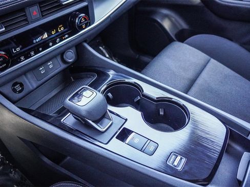 Used 2024 Nissan Rogue SV image 21