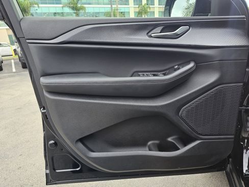 New 2025 Jeep Grand Cherokee L Altitude image 21