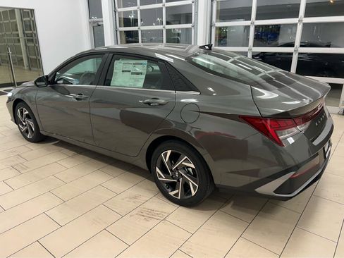New 2026 Hyundai Elantra Limited FWD image 11