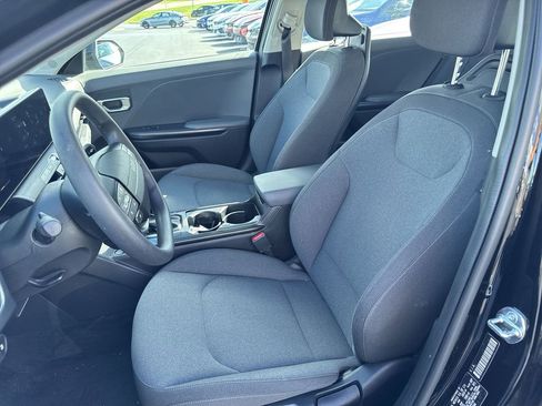 New 2025 Kia K4 LXS image 17