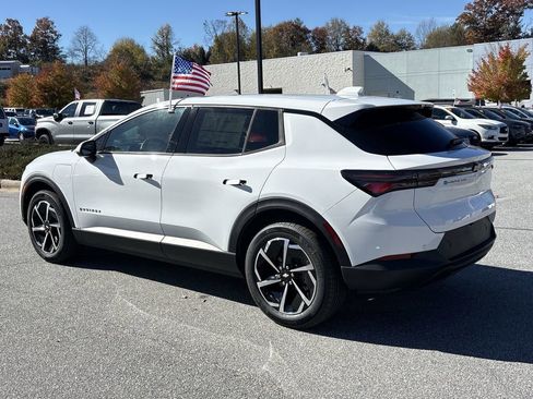 New 2026 Chevrolet Equinox EV LT image 6