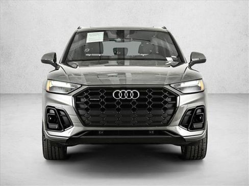 Used 2025 Audi Q5 2.0T Premium image 2