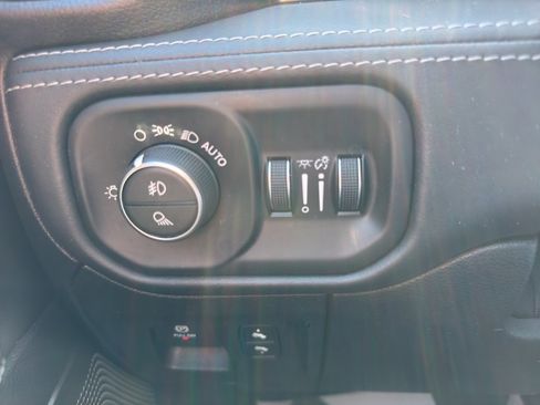 Used 2019 RAM 1500 Limited AWD/4WD image 25