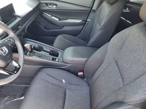 Used 2025 Honda Accord SE image 17