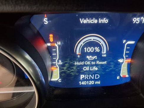 Used 2019 Jeep Wrangler Unlimited Sahara AWD/4WD image 11