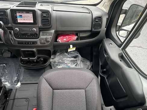 Used 2024 RAM ProMaster 2500 w/ Safety Group image 30