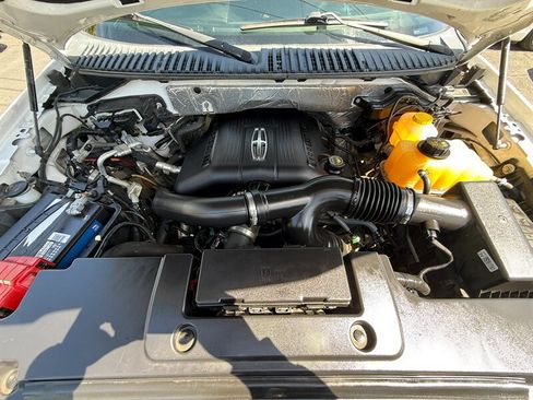 Used 2017 Lincoln Navigator Select AWD/4WD image 10