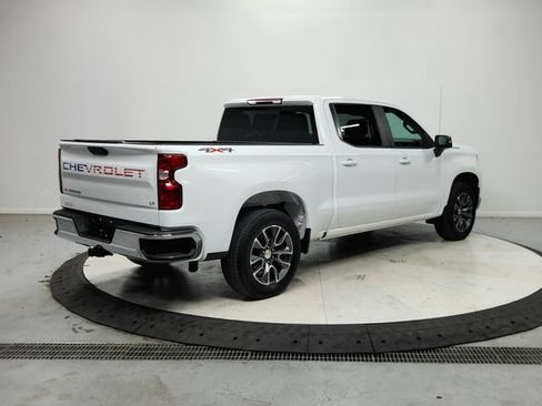 Used 2024 Chevrolet Silverado 1500 LT AWD/4WD image 8