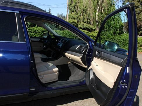 Used 2016 Subaru Outback 2.5i Premium AWD/4WD image 16