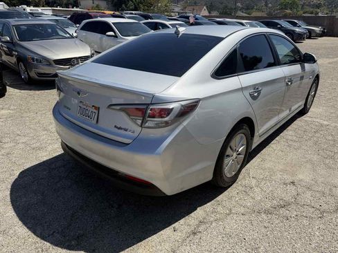 Used 2017 Hyundai Sonata SE FWD image 5