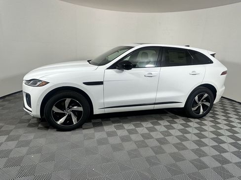 Used 2026 Jaguar F-PACE R-Dynamic S image 2
