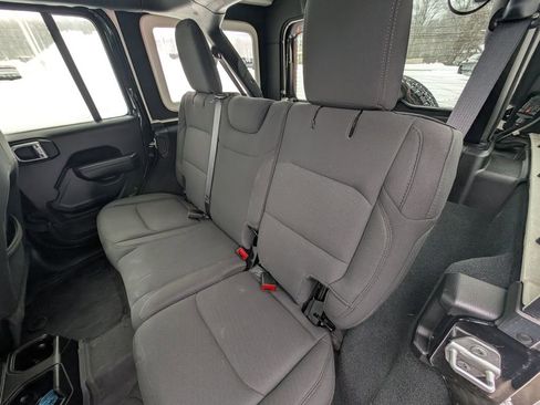 Used 2022 Jeep Wrangler Unlimited Sport image 18