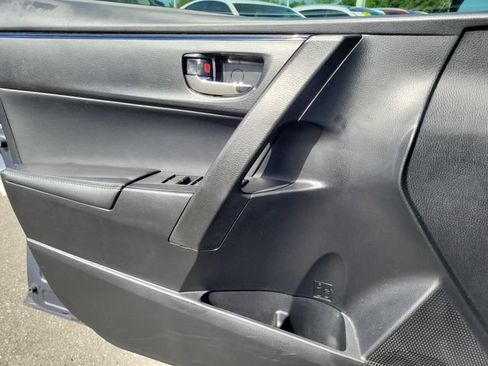 Used 2018 Toyota Corolla SE FWD image 19