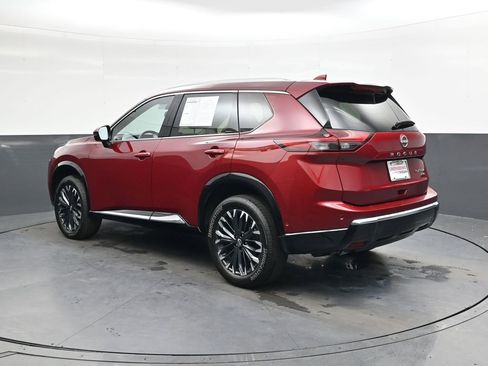 Used 2025 Nissan Rogue Platinum w/ Platinum Premium Package image 6