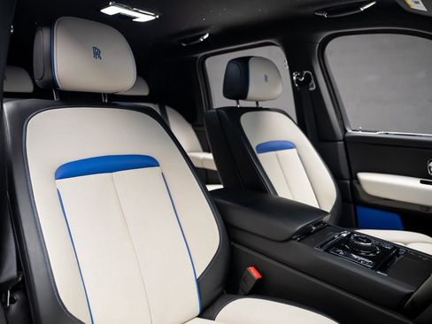 Used 2021 Rolls-Royce Cullinan Black Badge image 64