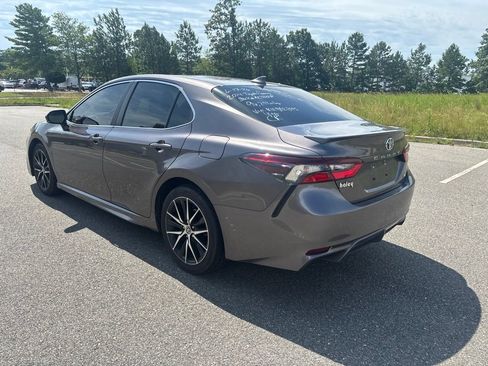 Used 2024 Toyota Camry SE FWD image 5