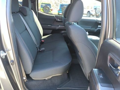 Used 2020 Toyota Tacoma TRD Off-Road image 21