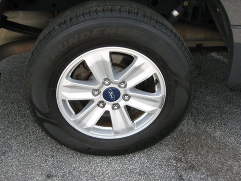 Used 2016 Ford F150 XL w/ Equipment Group 101A Mid RWD image 9