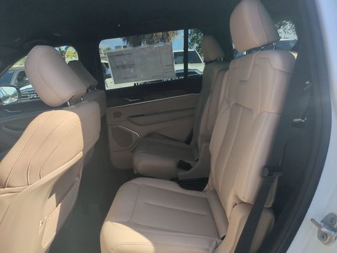 New 2026 Jeep Grand Cherokee L Limited RWD image 15