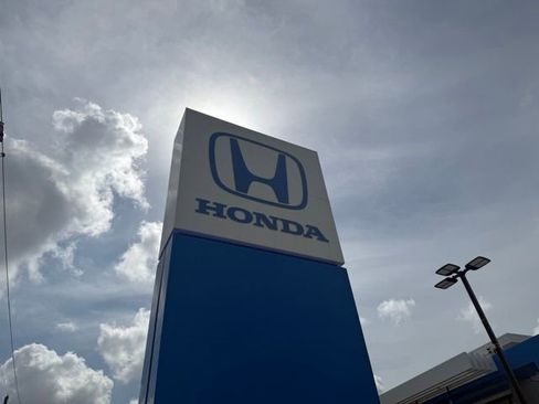 Used 2024 Honda HR-V Sport image 11