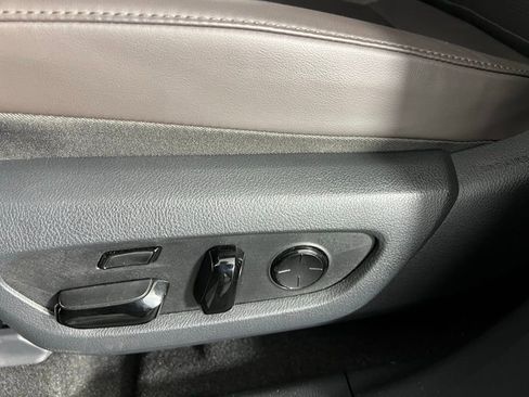 Used 2025 Lexus RX 450h AWD w/ Convenience Package image 26