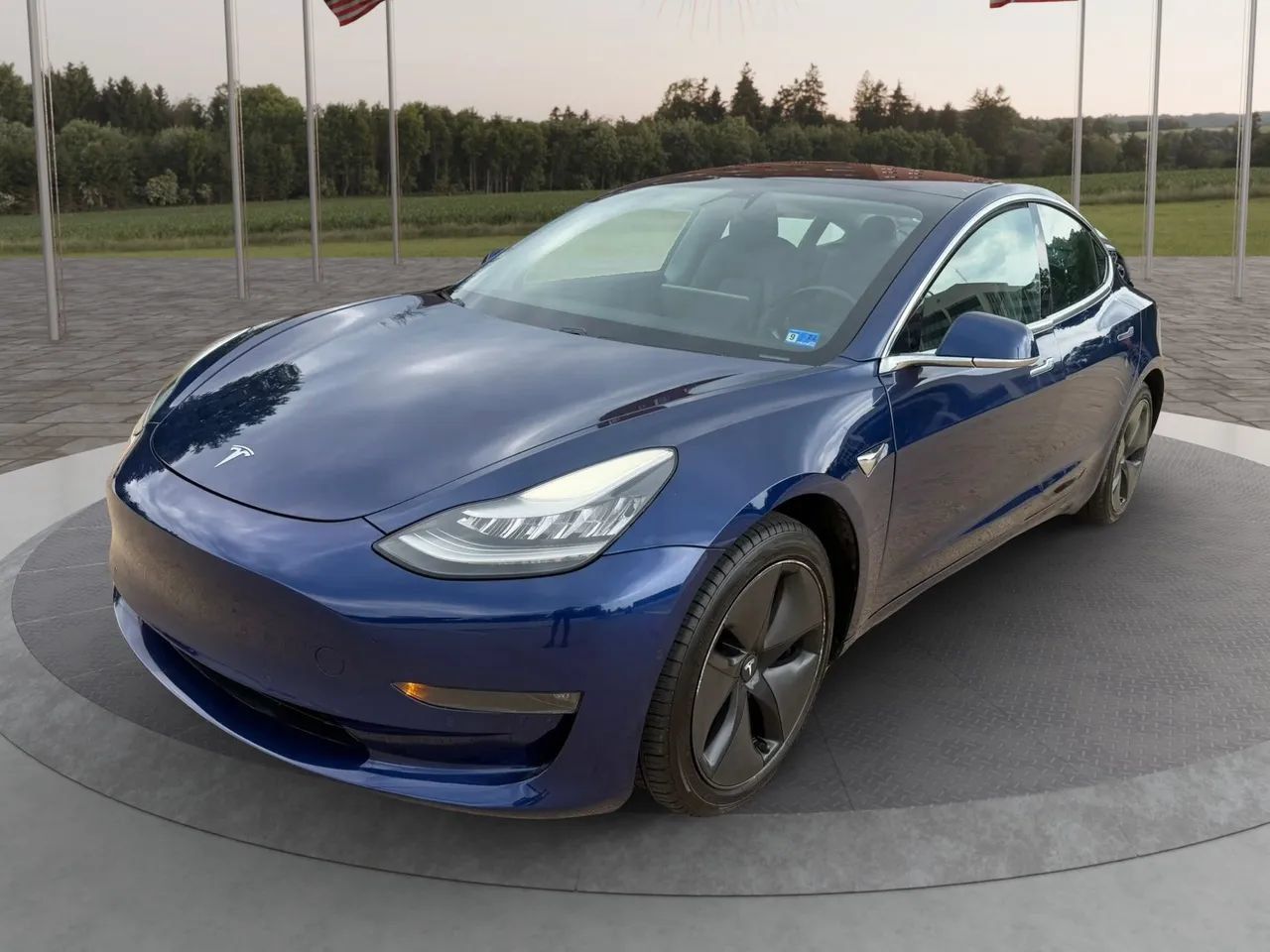 Used 2018 Tesla Model 3 Mid Range RWD image 1
