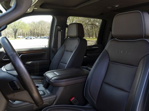 Used 2024 GMC Sierra 3500 Denali w/ Denali Reserve Package image 17