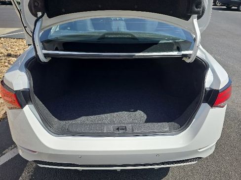 Used 2024 Nissan Sentra SV FWD image 14