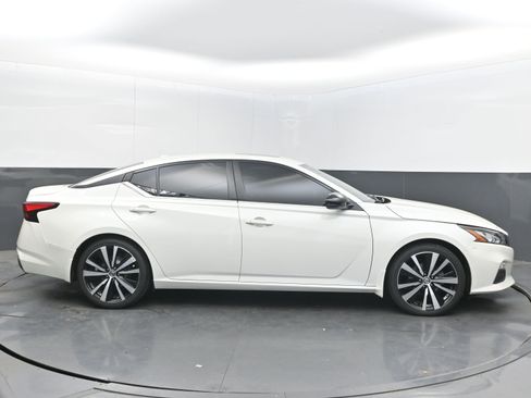 Used 2021 Nissan Altima 2.5 SR w/ SR Premium Package FWD image 8