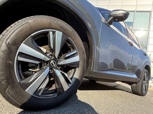 Used 2023 Nissan Rogue SL AWD/4WD image 10