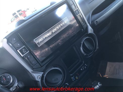 Used 2013 Jeep Wrangler Unlimited Sport w/ Connectivity Group AWD/4WD image 14