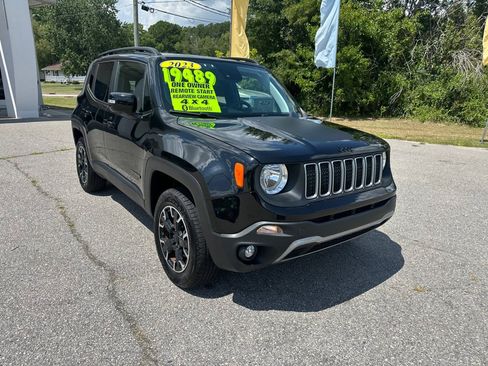Used 2023 Jeep Renegade Latitude AWD/4WD image 7