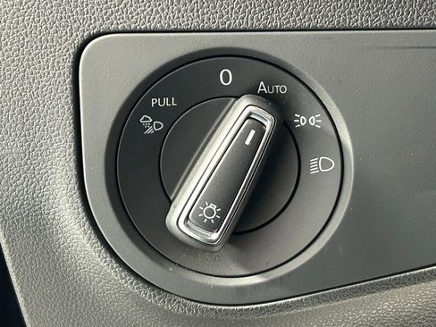 Used 2022 Volkswagen Tiguan SEL R-Line AWD/4WD image 30