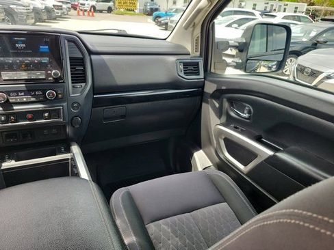 Used 2022 Nissan Titan SV w/ SV Convenience Package AWD/4WD image 26