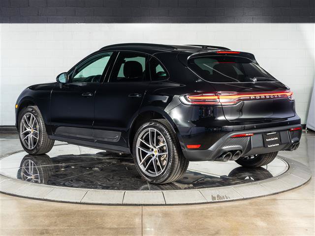Used 2026 Porsche Macan AWD/4WD image 3